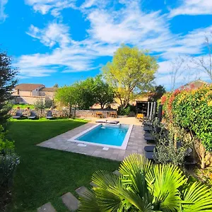4* Maison d'hôtes And Istrasoley