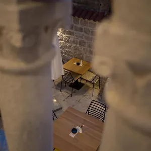 bifora-heritage-hotel.hotels-in-trogir.com/